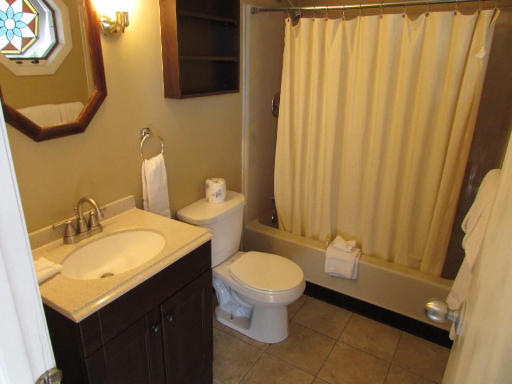 Standard Double Room with Two Double Beds interior